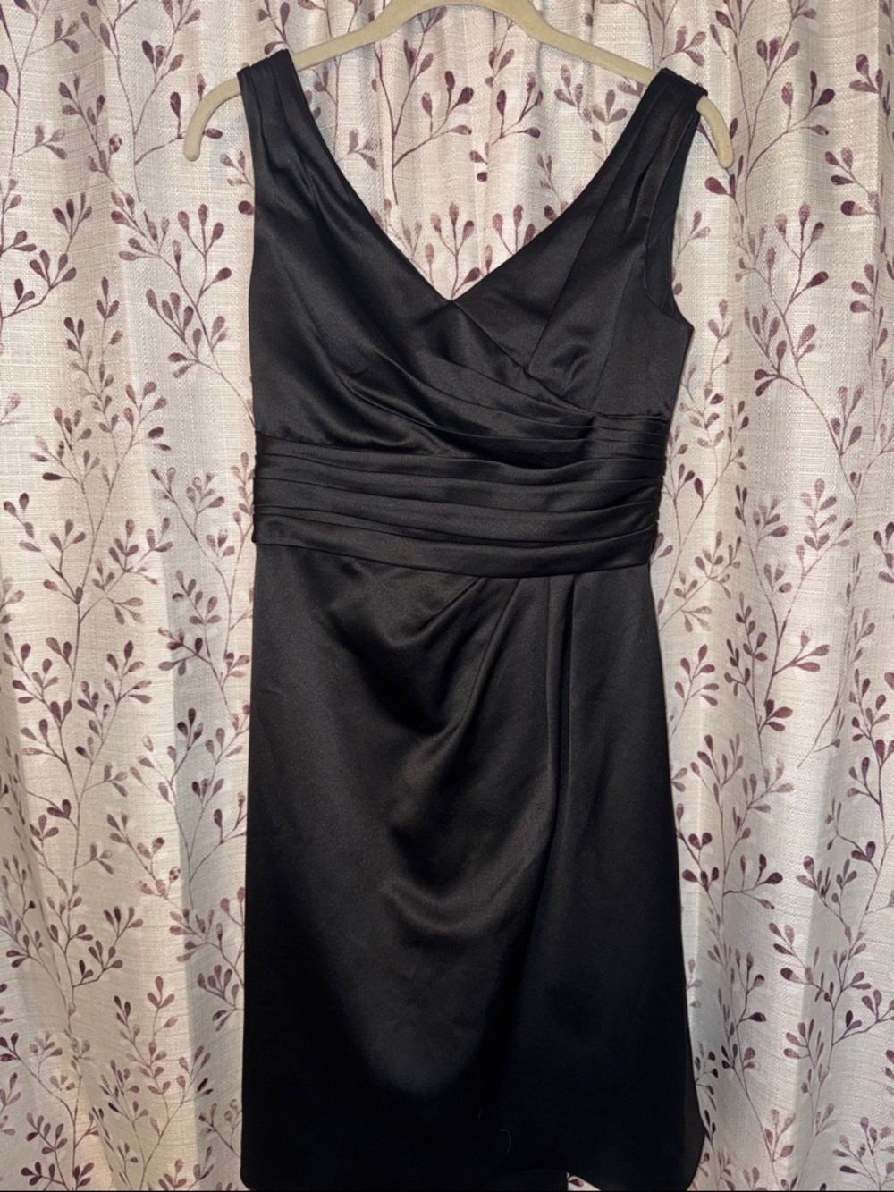 Classic Black V-Neck Sleeveless Dress